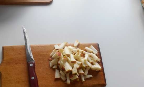 Buste di pasta sfoglia con formaggio fuso, mela e filetto di pollo