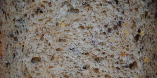 Pane da una miscela di 5 cereali (macchina per il pane)