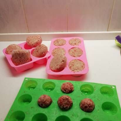 Preparation of meatballs and not only in silicone ice molds