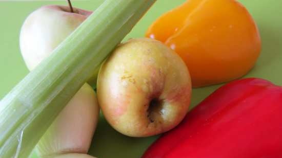 Chicken liver with apples and bell pepper