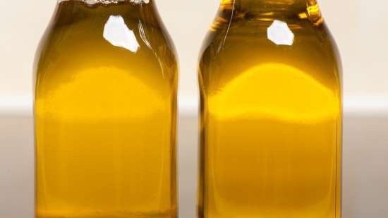 Spremere l'olio di lino su un frantoio domestico