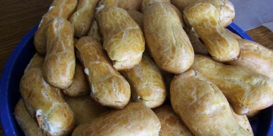 Eclairs al cioccolato con marshmallow