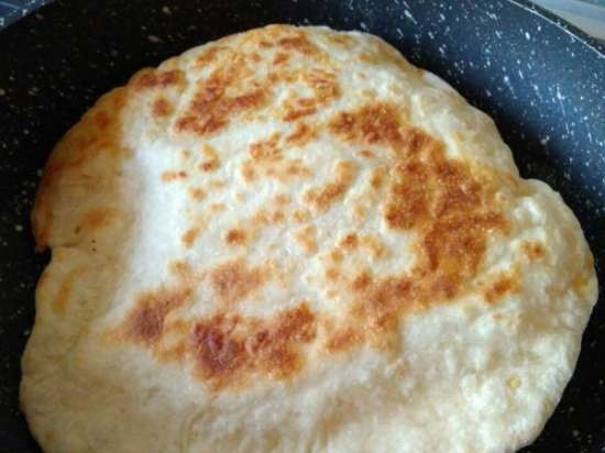 Flatbreads voor hoofdgerechten zoals curry, lula kebab, barbecue, kofta (Arabische schnitzels met kruiden)