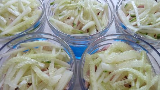 Salad thịt với dưa chuột