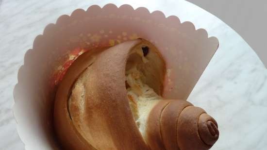 Kulich עם Myasoedovskaya בתנור (כיתת אמן)