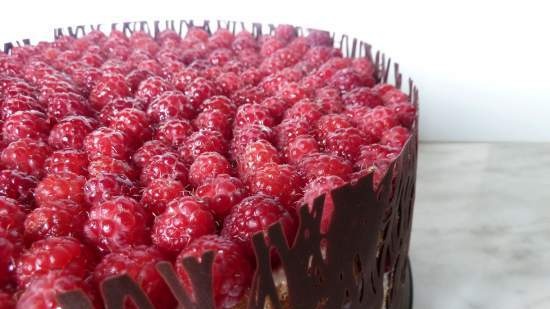 Cake "Berry tenderness"