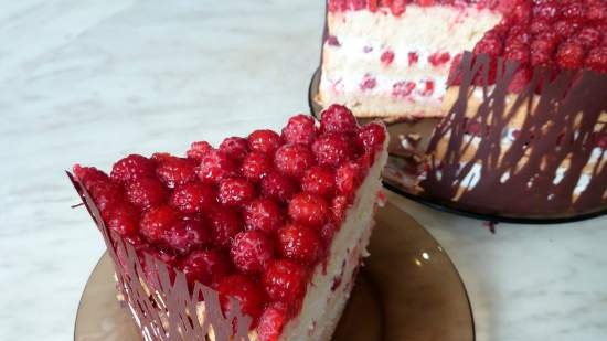 Cake "Berry tenderness"