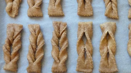 Biscotti con pasta lievitata alla cannella