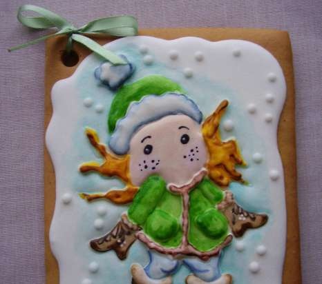 We decorate gingerbread cookies, cookies