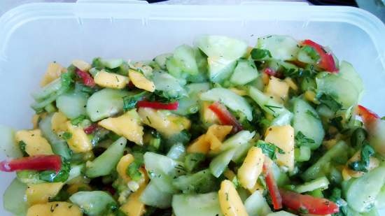 Mango en komkommersalade