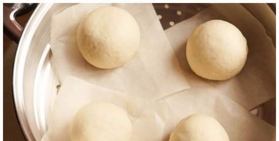 Bread rolls, steamed in a pan and in a double boiler