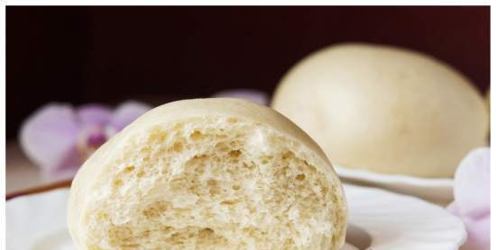 Bread rolls, steamed in a pan and in a double boiler