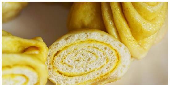 Bread rolls, steamed in a pan and in a double boiler