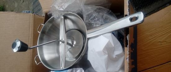 Sieve (electrical and mechanical) for cleaning