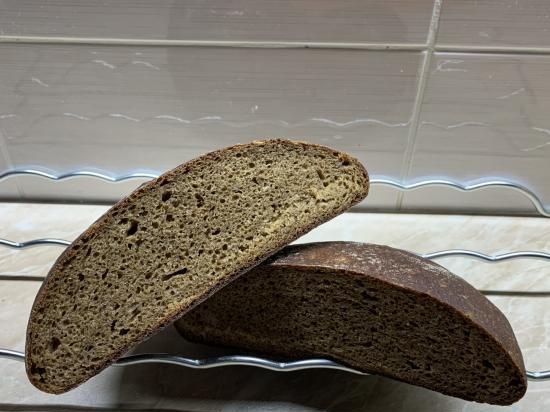 Búza-rozskenyér hagymával (P. Reinhart New York Deli Rye receptje alapján)