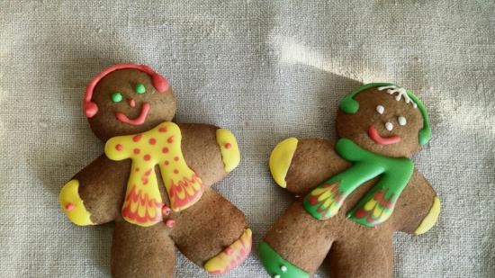 We decorate gingerbread cookies, cookies