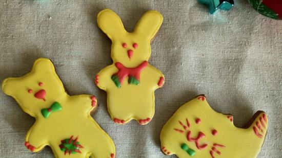 We decorate gingerbread cookies, cookies