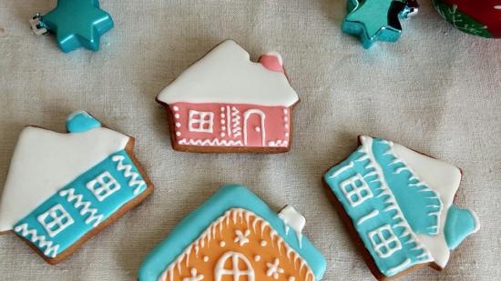 Decoramos galletas de jengibre, galletas