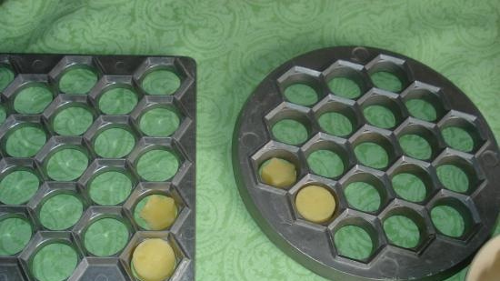 Preparation of meatballs and not only in silicone ice molds