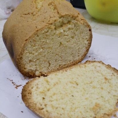 Muffin al limone in una macchina per il pane