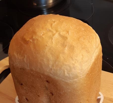 Pan de cebolla blanca en una panificadora