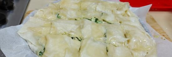 Pastel griego Spanakopita con un toque ruso (+ video)