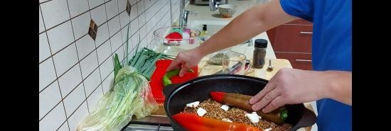 Buckwheat with vegetables and chicken in a cast-iron cauldron, baked in the oven (+ video)