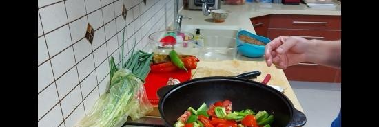 Buckwheat with vegetables and chicken in a cast-iron cauldron, baked in the oven (+ video)