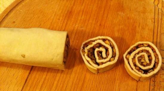 Puff pastry rolls with nuts