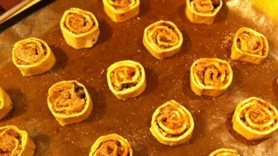 Puff pastry rolls with nuts