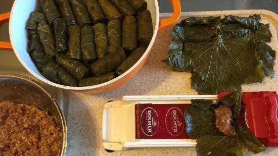 Dolmer (device for rolling stuffed cabbage and dolma)