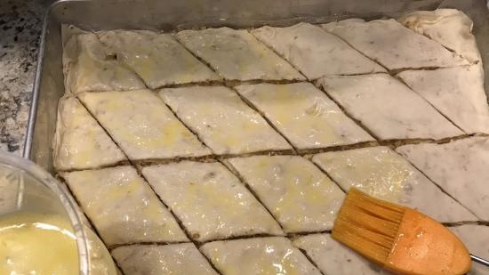 Baklava from ready-made puff pastry