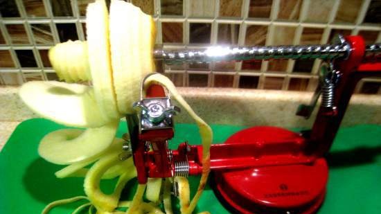 Spiral chopper (slicer, spiralizer) for cutting vegetables and fruits