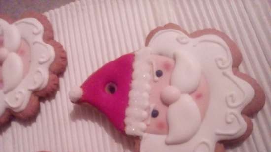 We decorate gingerbread cookies, cookies