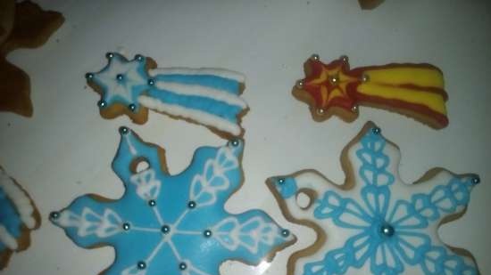 We decorate gingerbread cookies, cookies