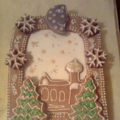 We decorate gingerbread cookies, cookies