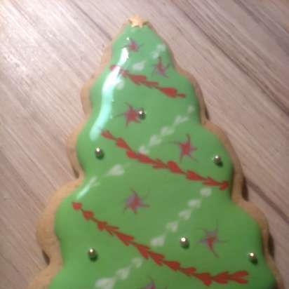 We decorate gingerbread cookies, cookies