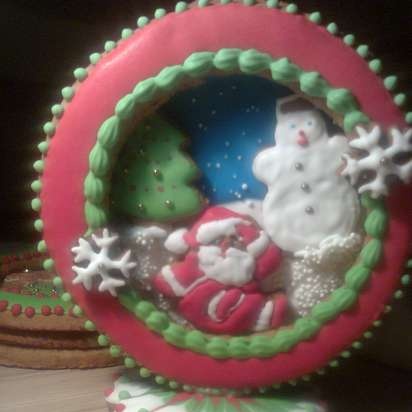 We decorate gingerbread cookies, cookies