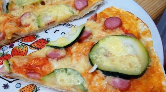 Pizza su pane pita