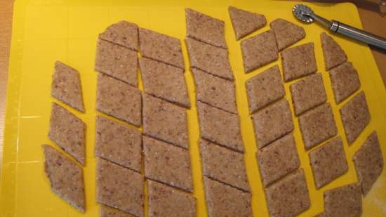 Whole grain crackers with sunflower, flax and sesame seeds (Peter Reinhart)