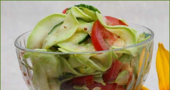 Ensalada de verano con calabacín joven