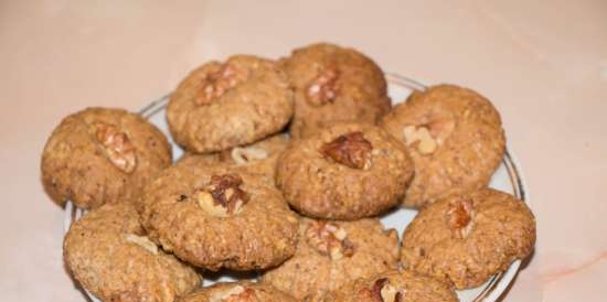 Cookies Worms with whole grain flour and walnuts (through a meat grinder)