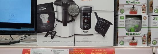 Kenwood kitchen machine: working with attachments