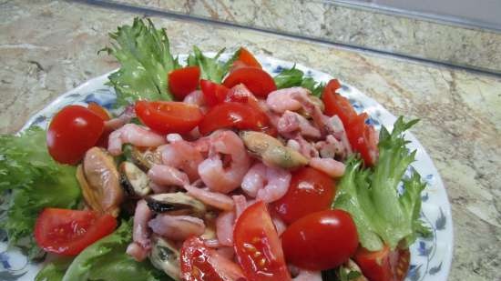 Insalata di cocktail di mare per l'amato marito