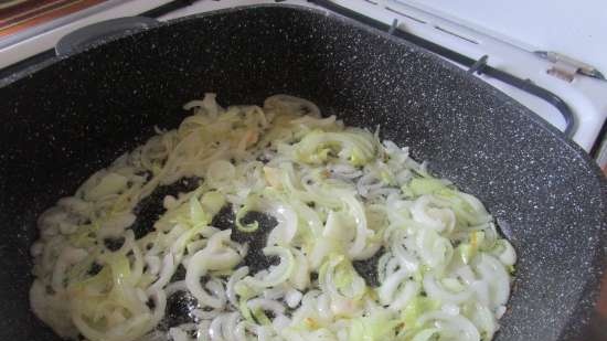 Stewed vegetables in egg filling