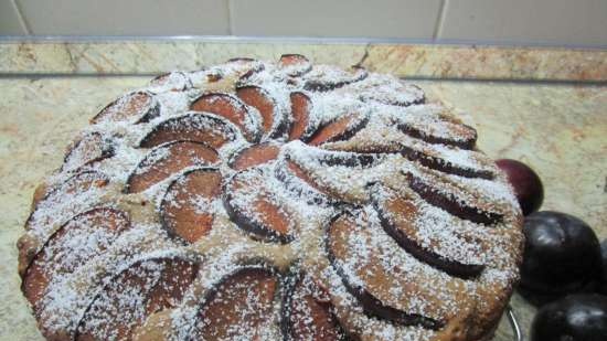 Torta di prugne su farina di grano saraceno con birra