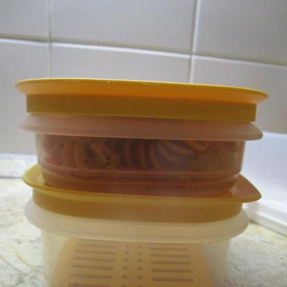 Plastic dishes Tupperware - reviews