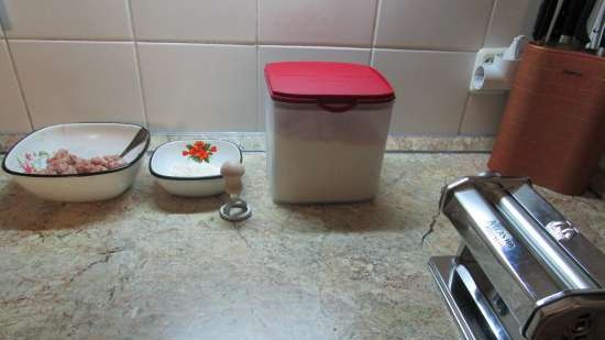 Plastic dishes Tupperware - reviews