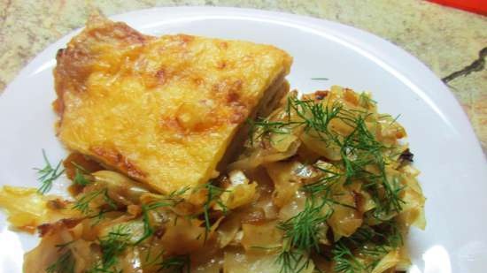 Repollo perezoso al horno con cebollas fritas.