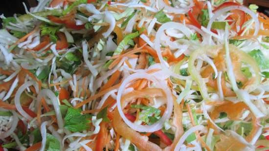 Salad Belotserkovsky sốt cà chua (cuốn)